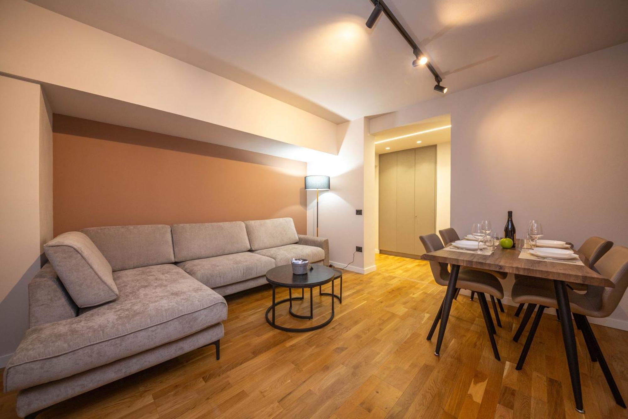 Apartamento Blloku Unique 2 *
